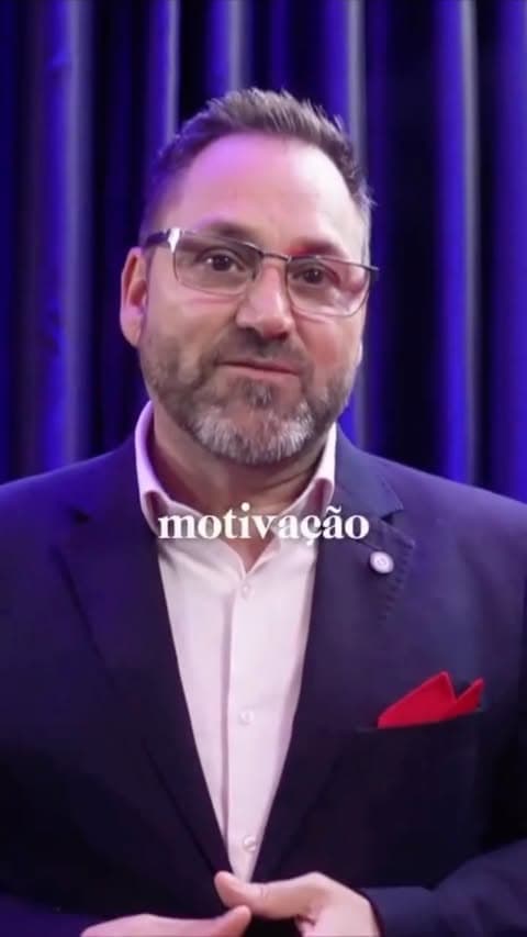 Motivação oscila.
Compromisso permanece.
Se o seu resultado depende de acordar com vontade todos os dias, sua constância fica nas mãos do seu humor. Disciplina é cumprir o que precisa ser feito porque você sabe quem quer se tornar. Não é sobre nunca cansar. É sobre não entregar o seu futuro para a emoção do dia.
Comente “DISCIPLINA” se você escolhe continuar mesmo nos dias sem vontade.